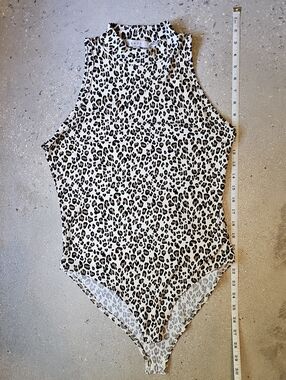Sleeveless Leopard Print One-Piece Bodysuit - White/Black Size Medium